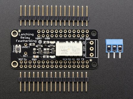 Latching Mini Relay FeatherWing  Adafruit 2923