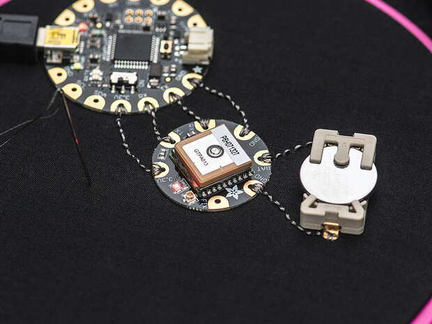 Flora Wearable Ultimate GPS Module  Adafruit 1059