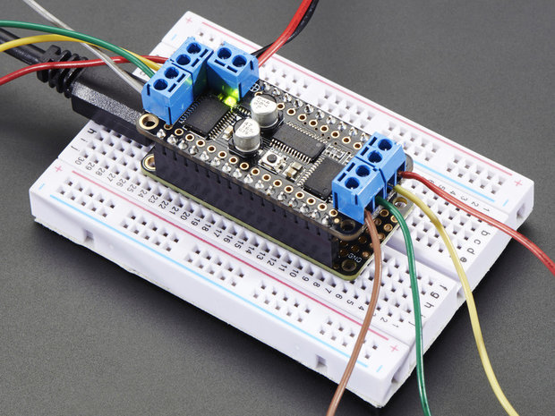 DC Motor + Stepper FeatherWing Add-on For All Feather Boards Adafruit 2927